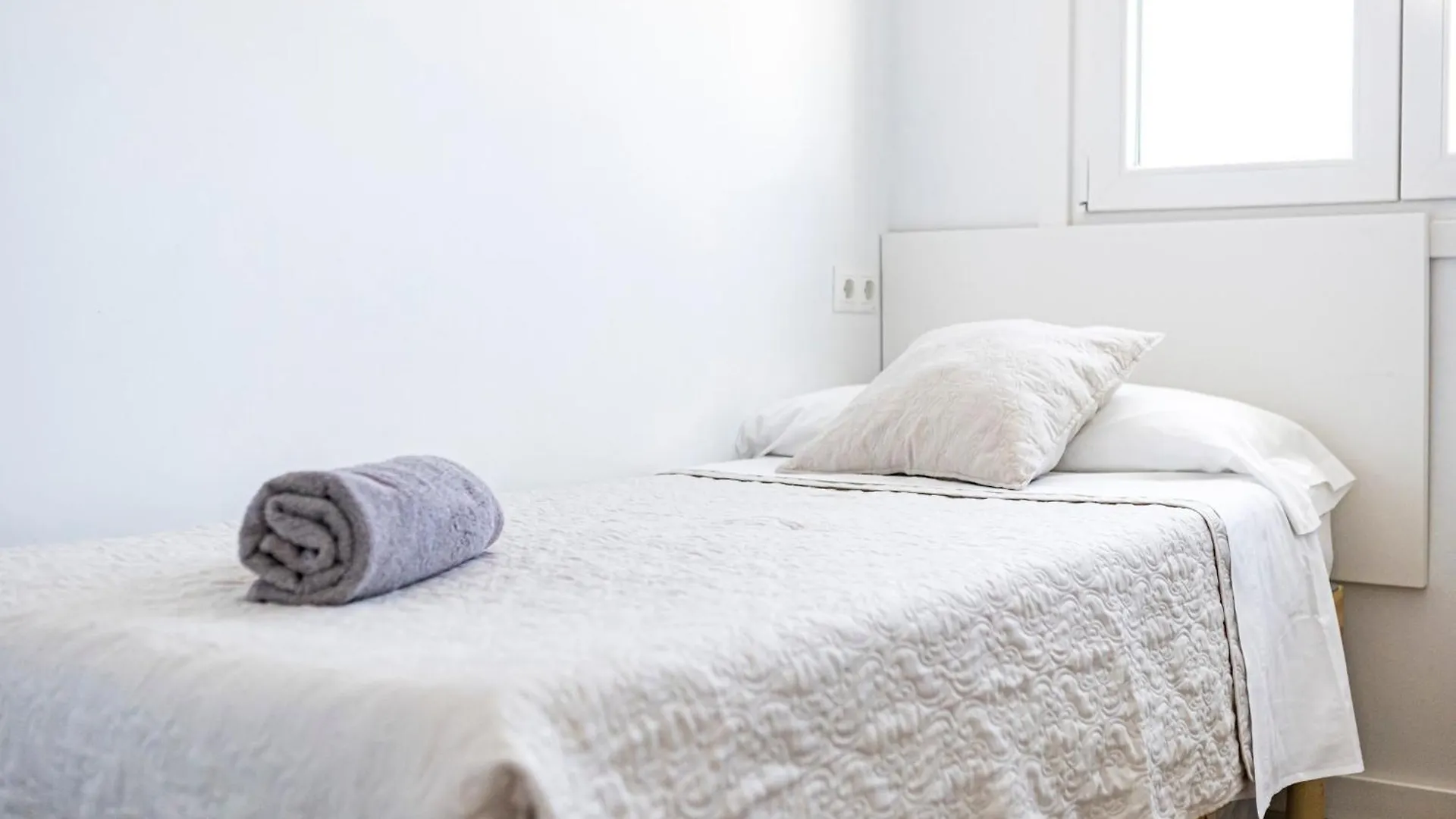 Malaga Beach Apartment 0*,  Spain