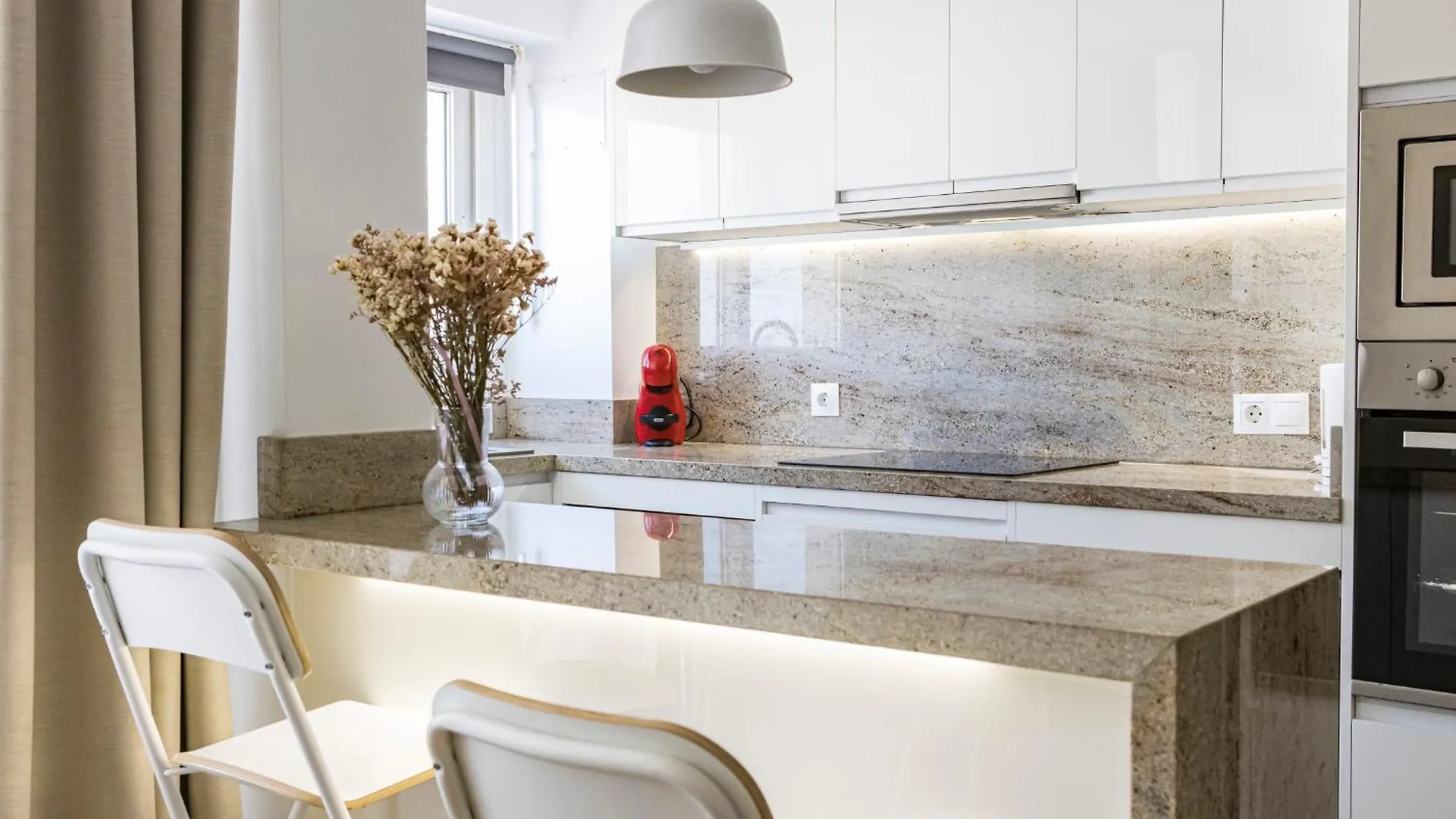 Malaga Beach Apartment 0*,